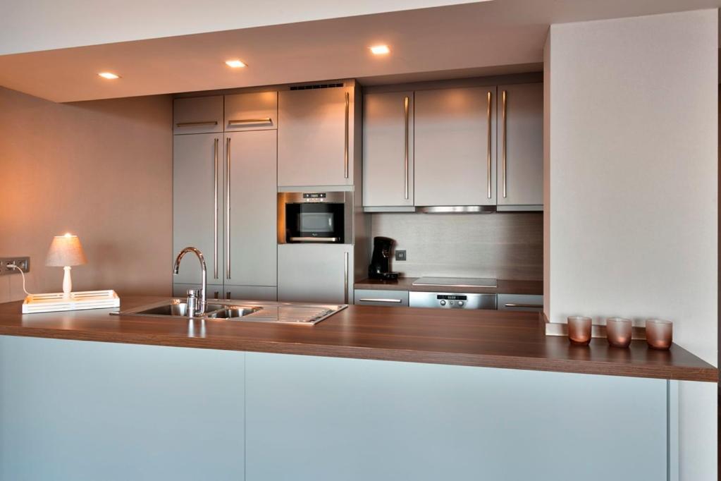 Montezuma Luxe Studio Met Frontaal Zeezicht Zonder Aparte Slaapkamer Apartment Ostend Luaran gambar
